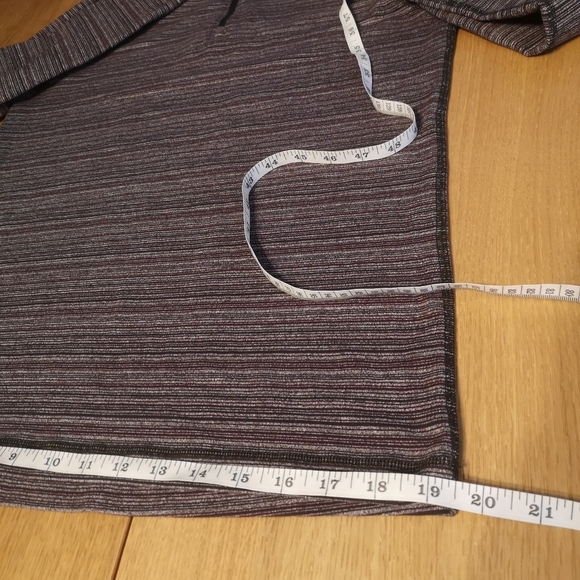 Lululemon Men's Long Sleeve Half Zip Training Shirt - Picture 16 of 16